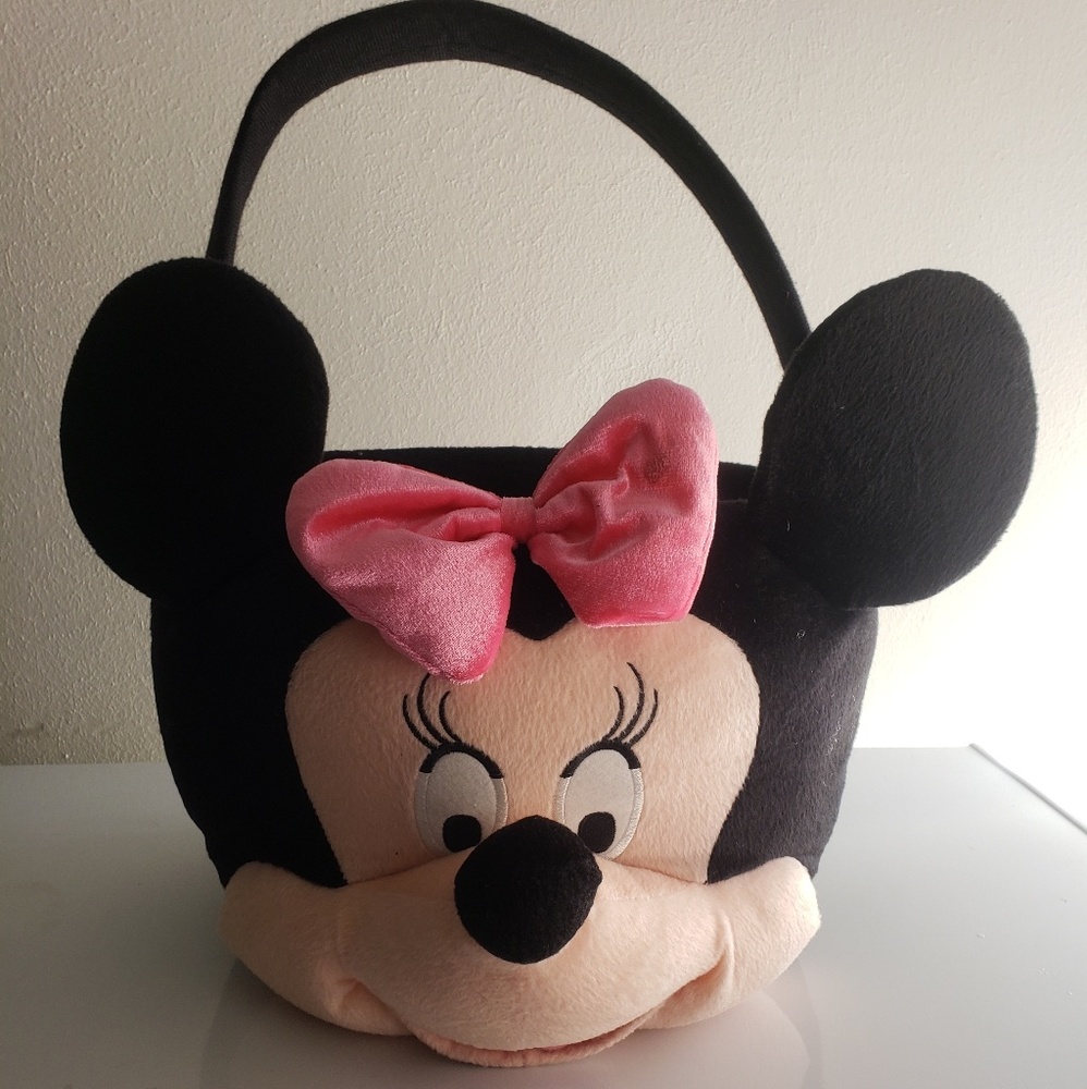 Minnie Mouse Easter basket